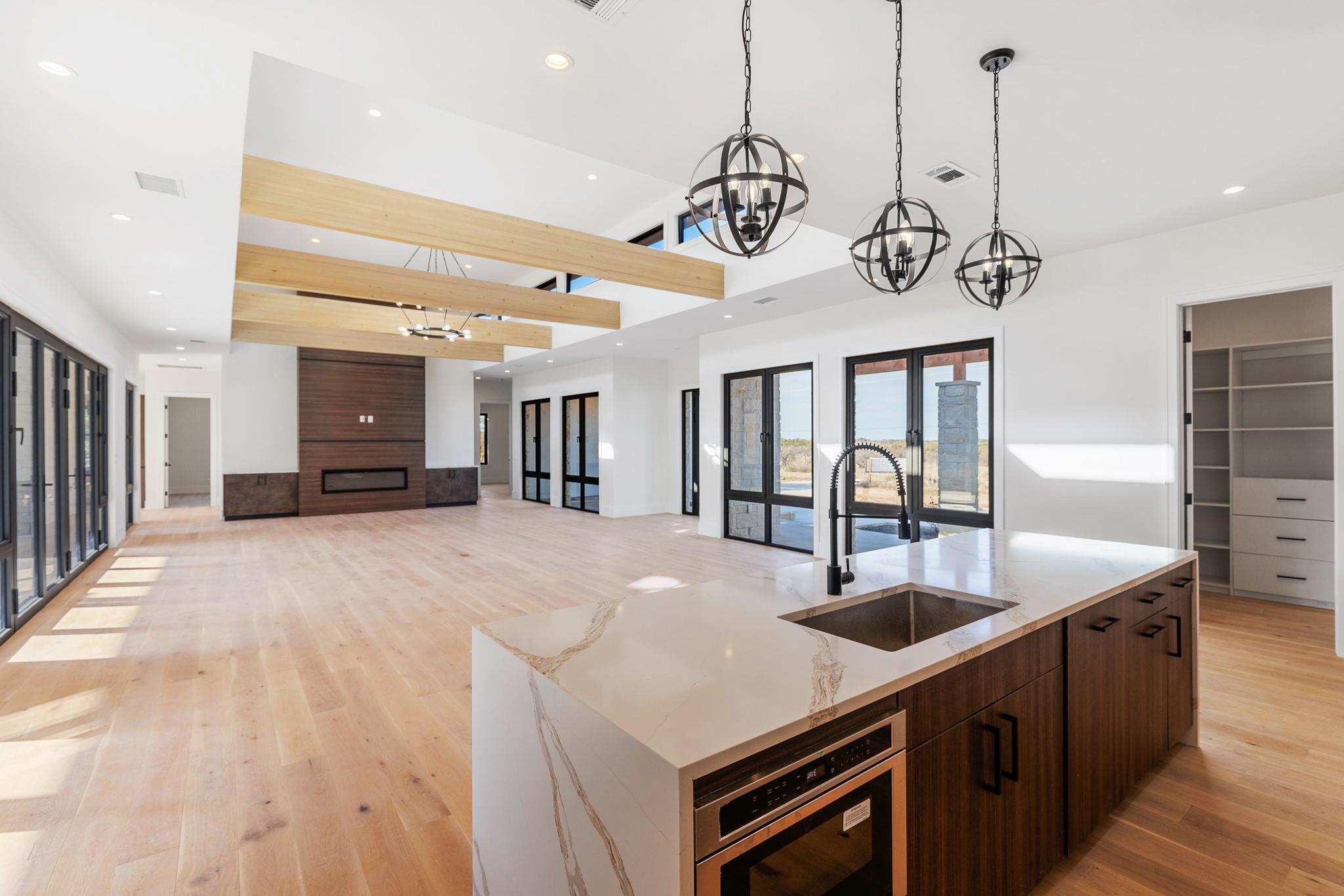 6425 Ranch Road 962 W, Round Mountain, TX 78663