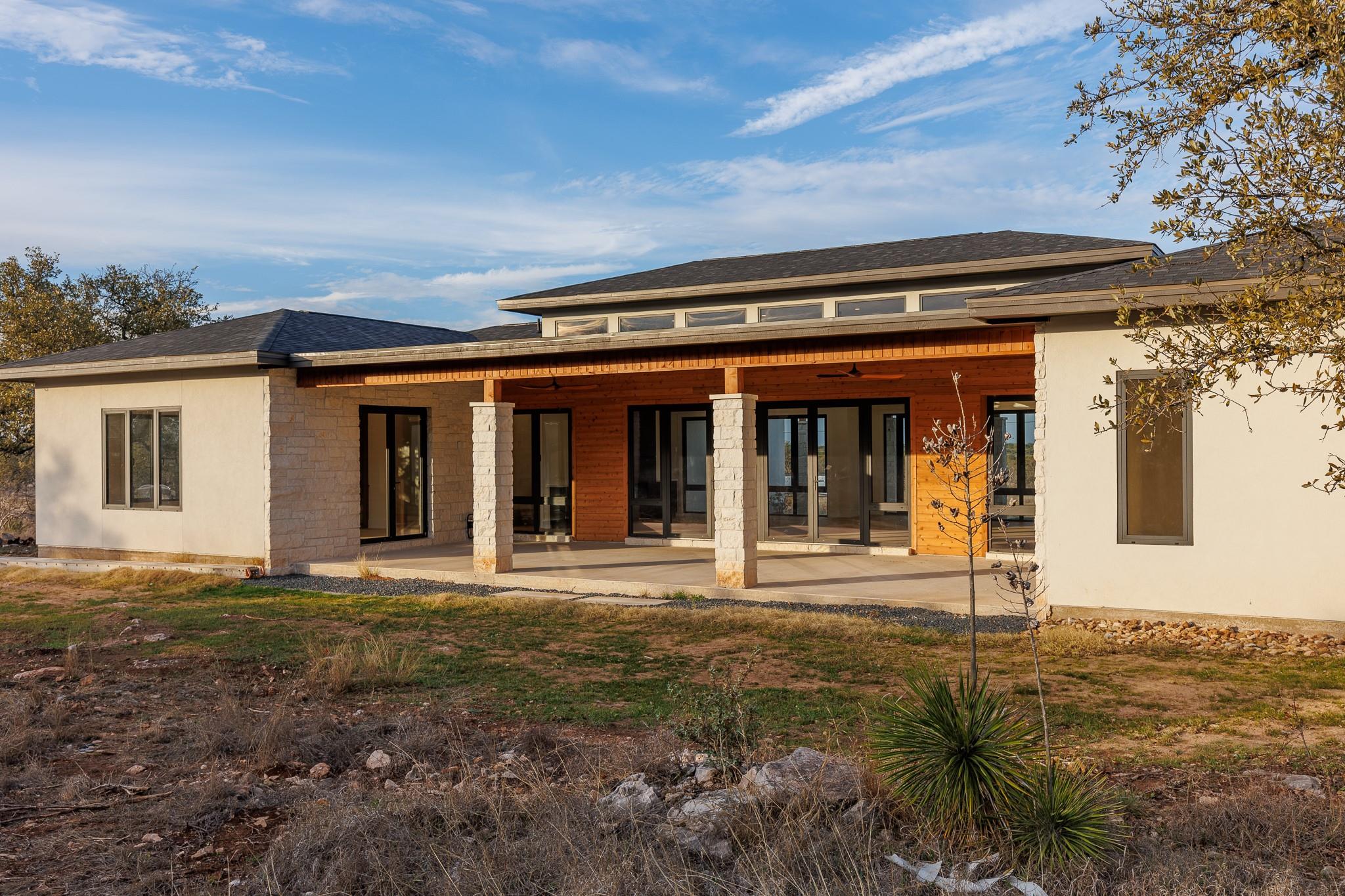 6425 Ranch Road 962 W, Round Mountain, TX 78663