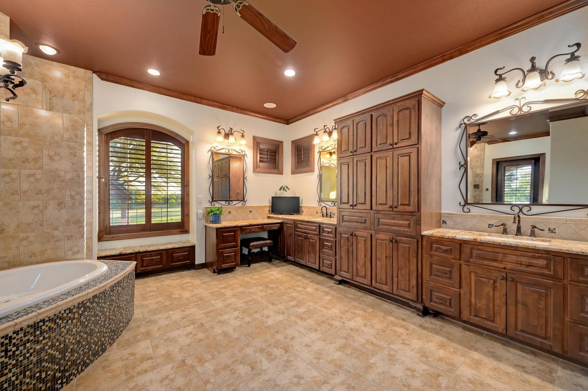 1298 Mystic Pkwy, Spring Branch, TX 78070