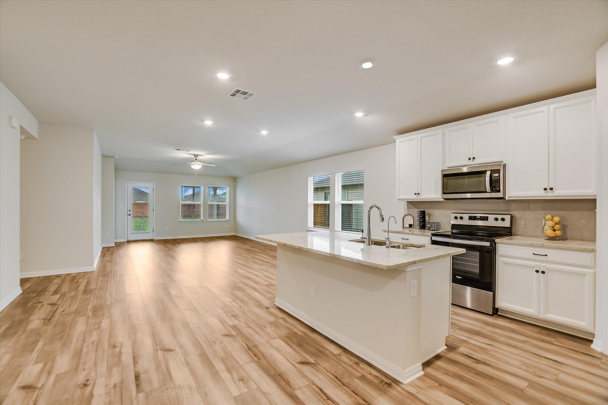 105 Saviano Rd, Hutto, TX 78634