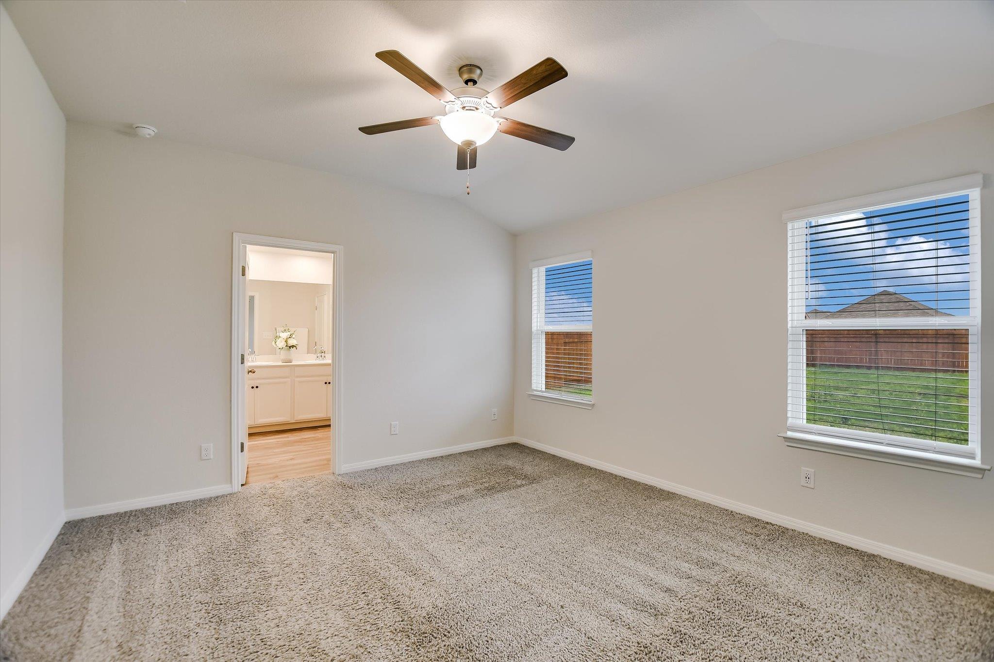 105 Saviano Rd, Hutto, TX 78634