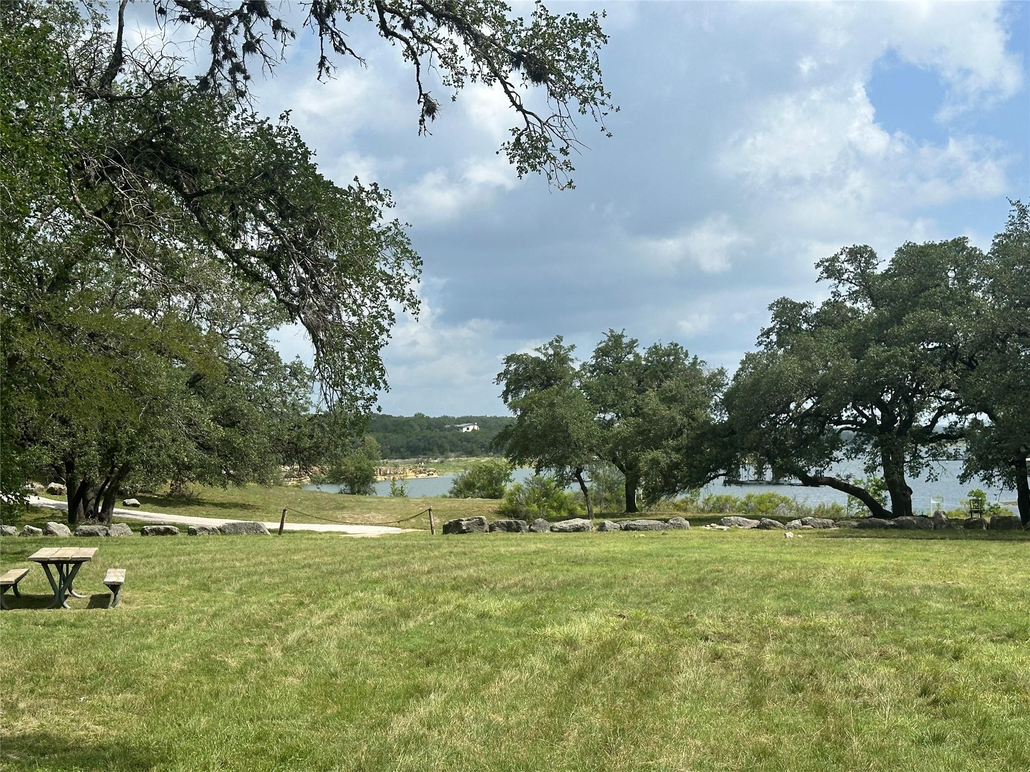 611 Ladin Ln, Lakeway, TX 78734