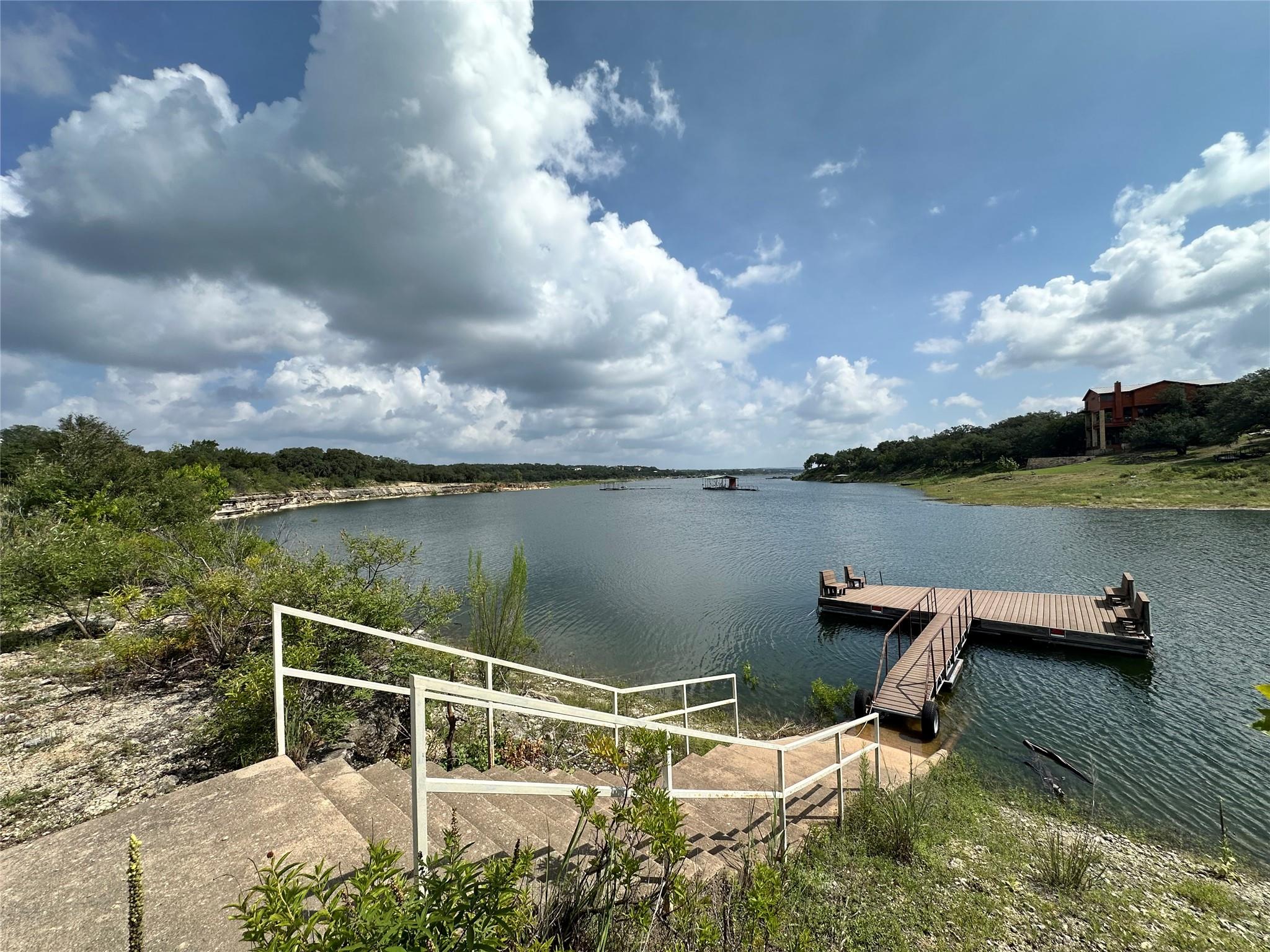 611 Ladin Ln, Lakeway, TX 78734