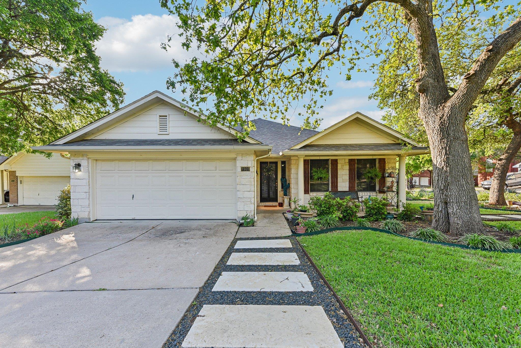 8909 Lomita Verde Ct, Austin, TX 78749