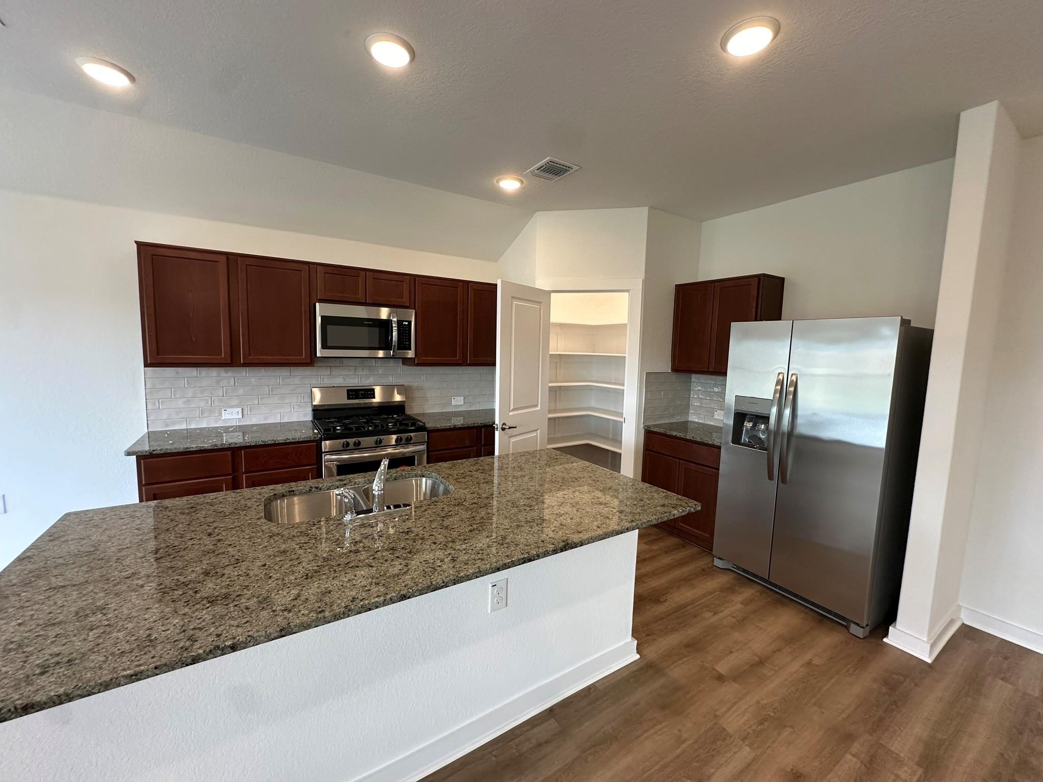 7502 Sparkling Light Dr, Del Valle, TX 78617