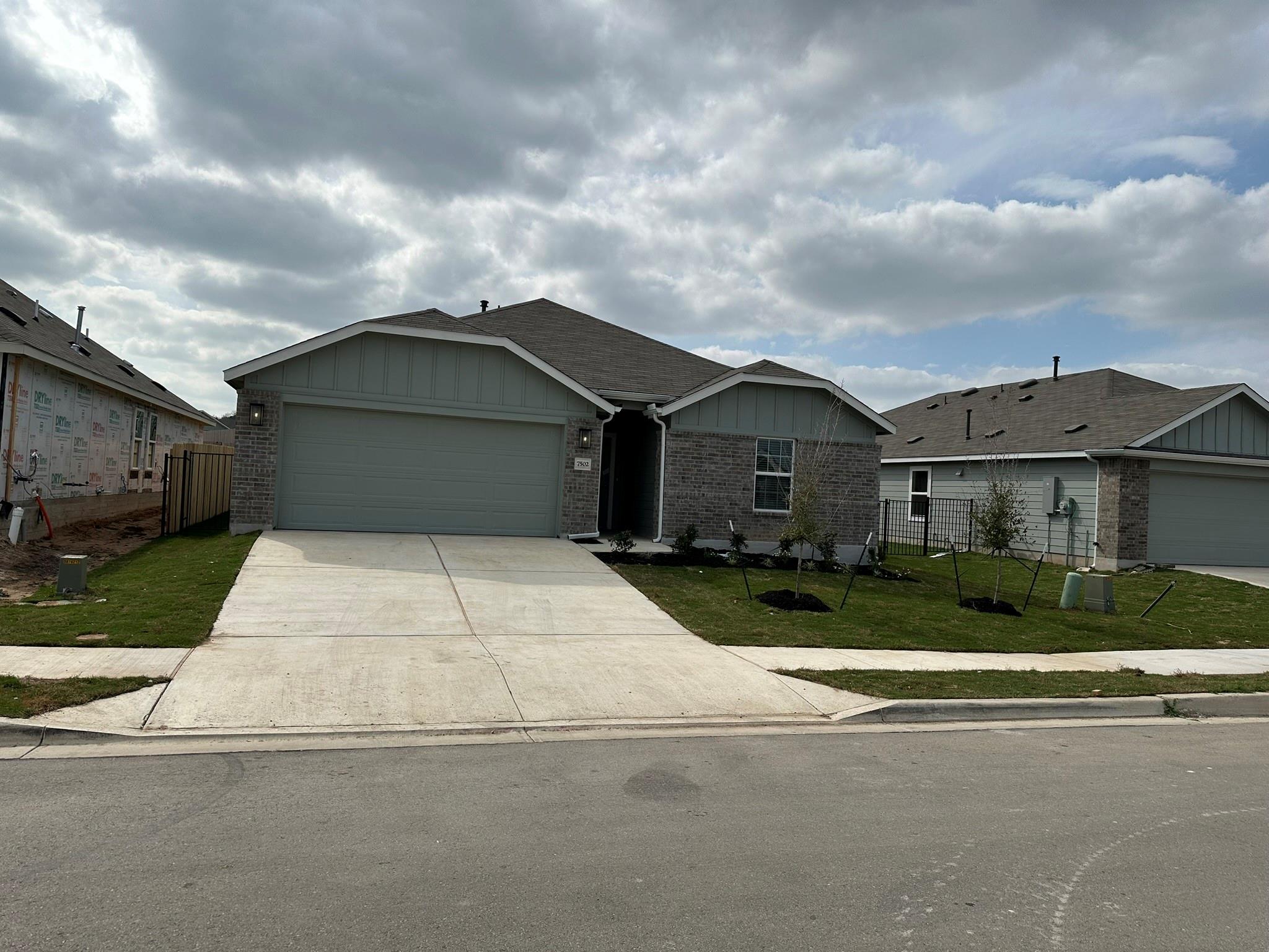 7502 Sparkling Light Dr, Del Valle, TX 78617