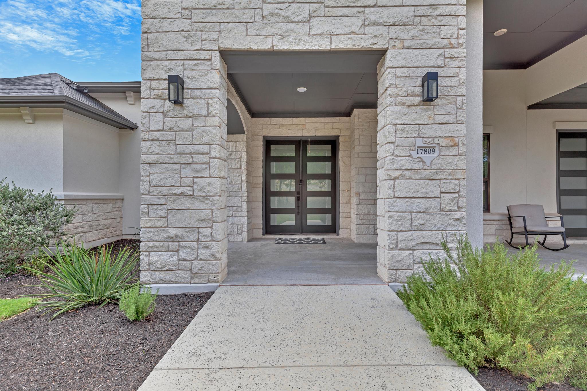 17809 Maritime Point Dr, Jonestown, TX 78645