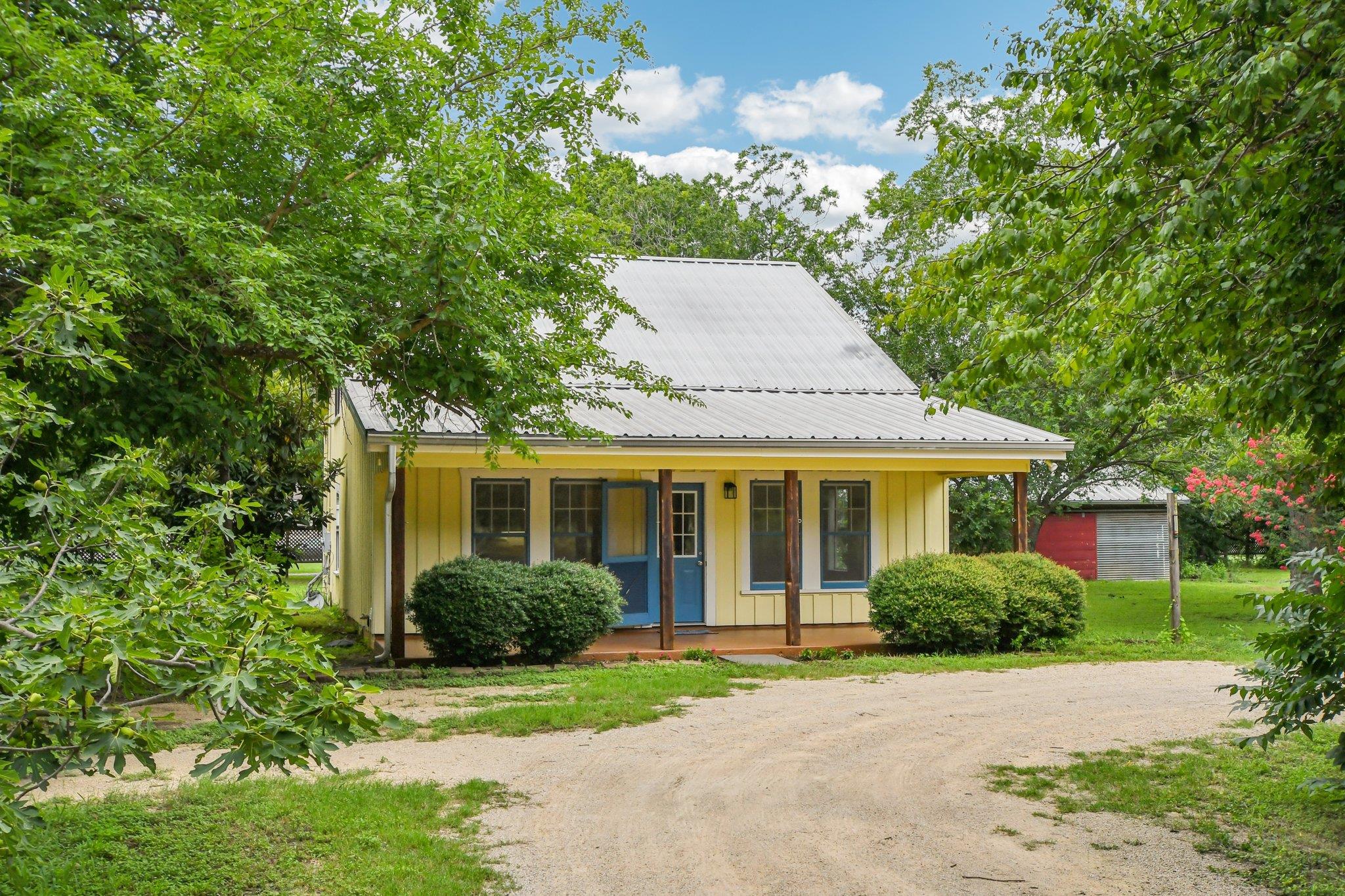 420 Mill Rd, Maxwell, TX 78656