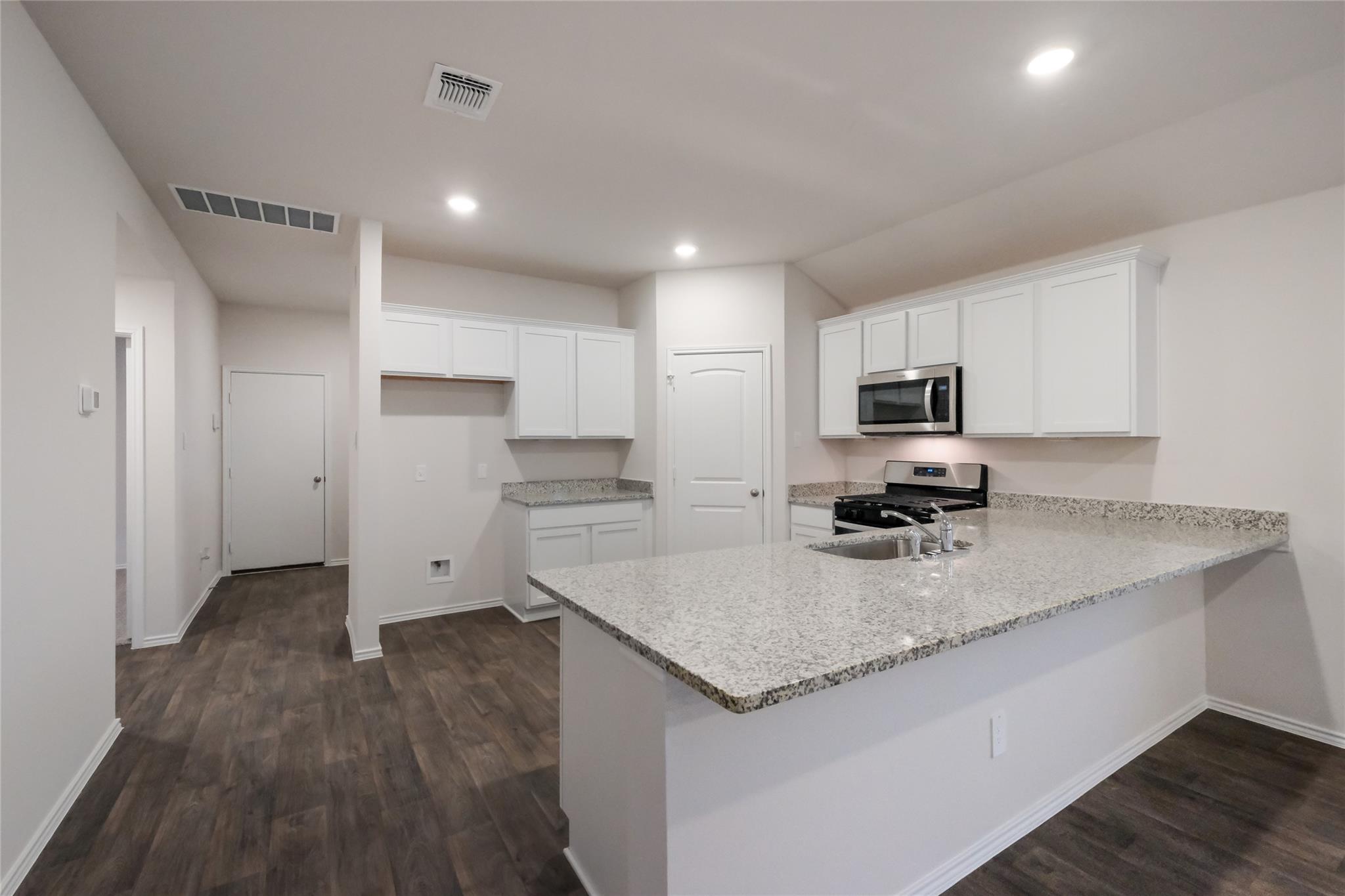 416 Sandringham Loop, Uhland, TX 78640