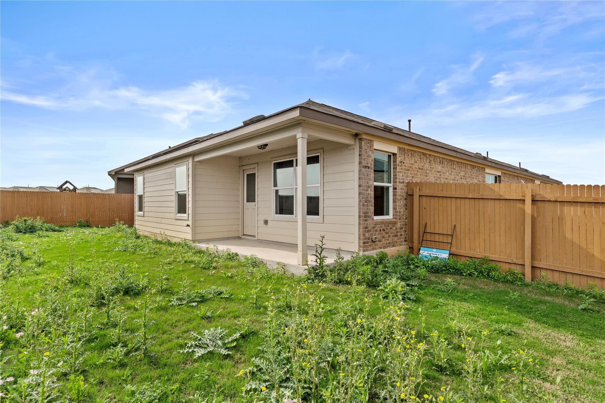 156 Sky Meadows Cir, San Marcos, TX 78666