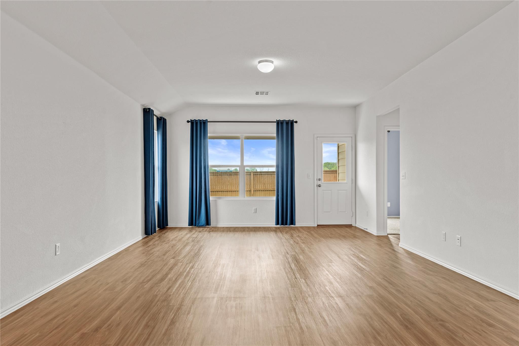 156 Sky Meadows Cir, San Marcos, TX 78666