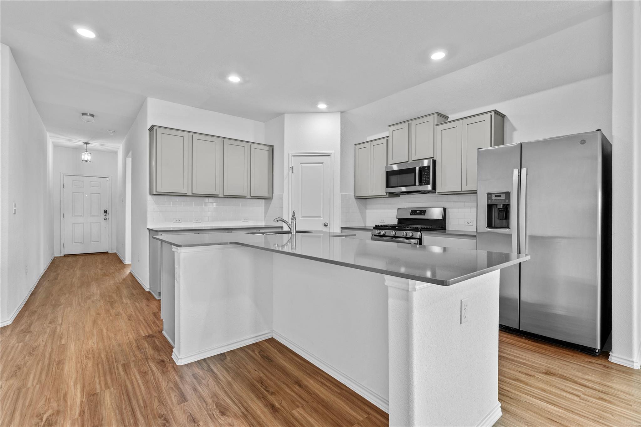 156 Sky Meadows Cir, San Marcos, TX 78666