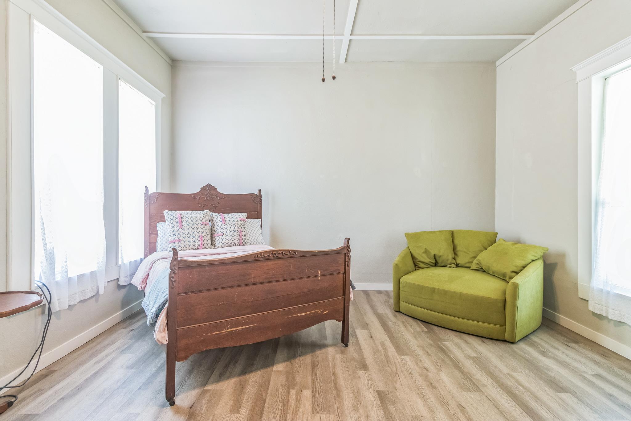 1132 W Clark St, Bartlett, TX 76511