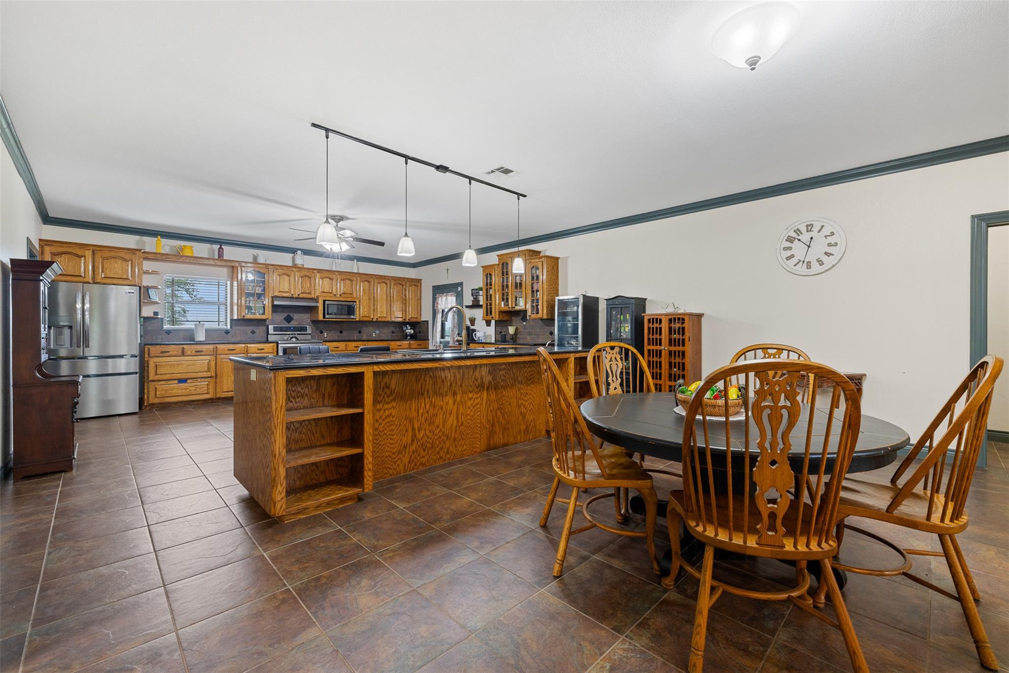 1176 Private Road 5011, Ledbetter, TX 78946