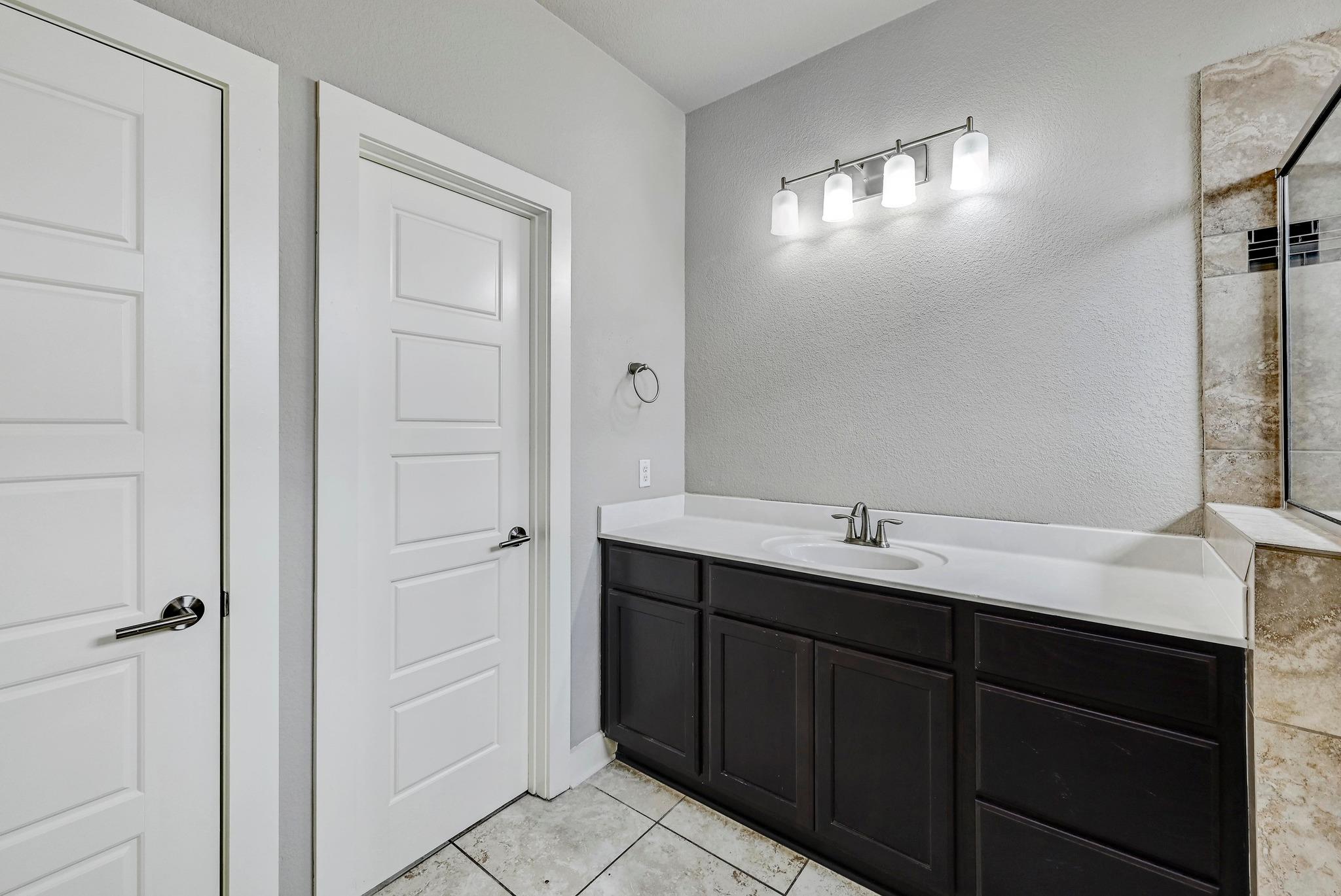 1911 Warely Ln, Austin, TX 78741