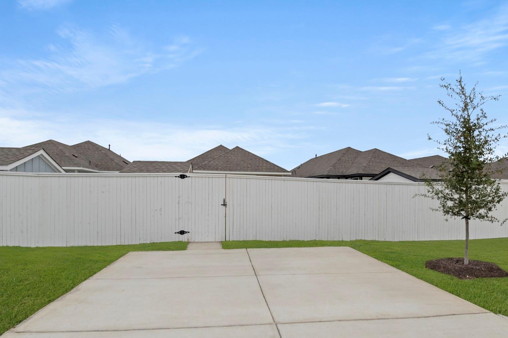 201 Cider Creek Dr, Elgin, TX 78621