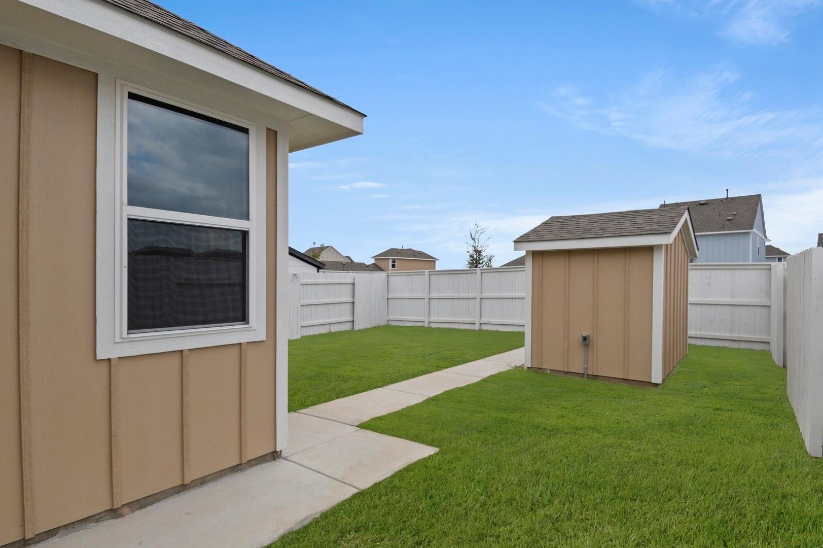 201 Cider Creek Dr, Elgin, TX 78621