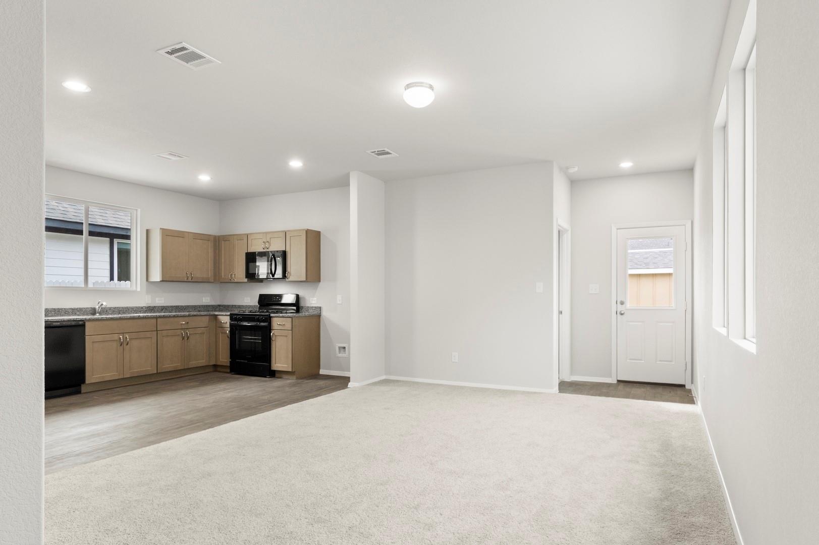 201 Cider Creek Dr, Elgin, TX 78621