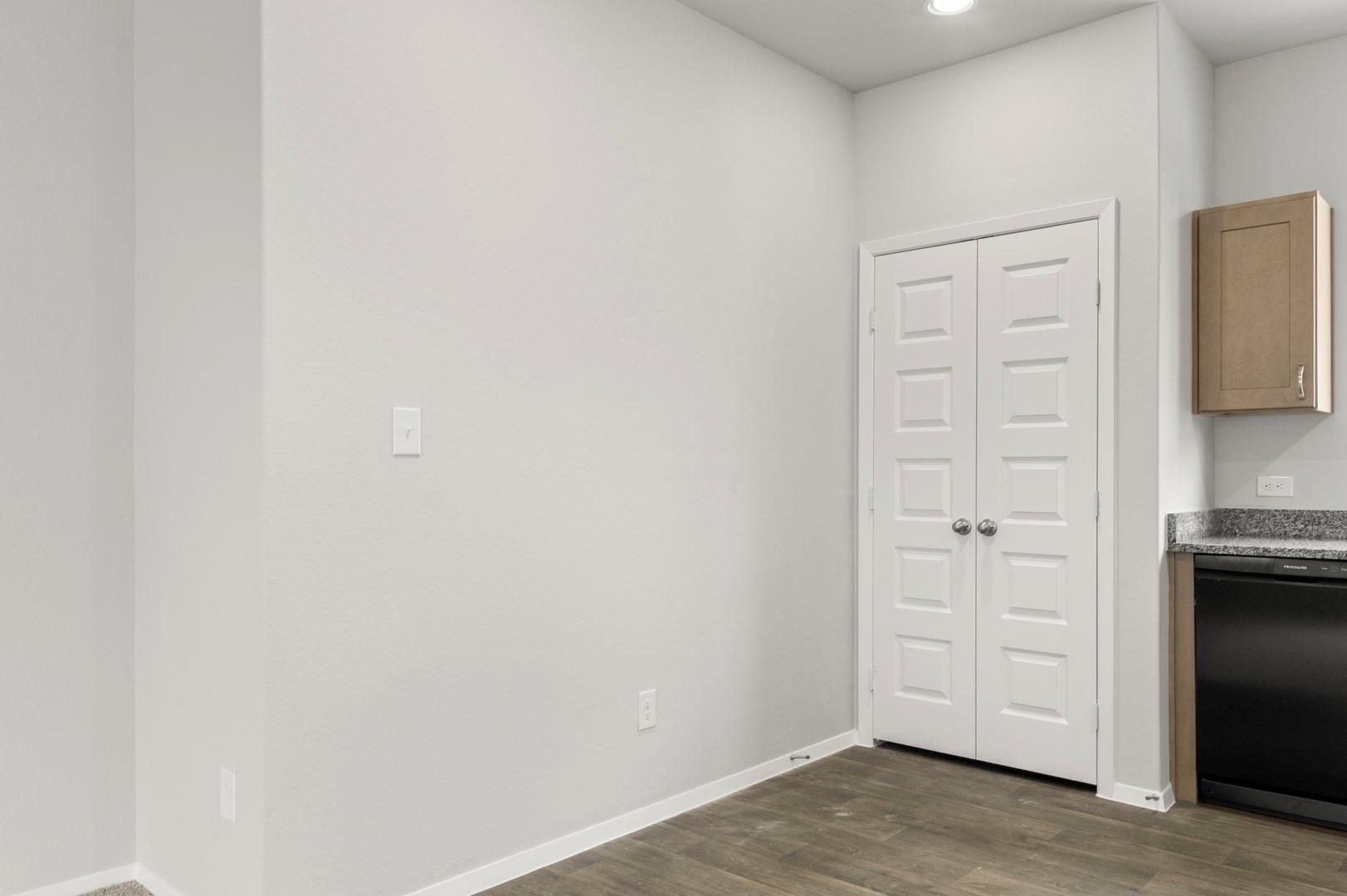 201 Cider Creek Dr, Elgin, TX 78621