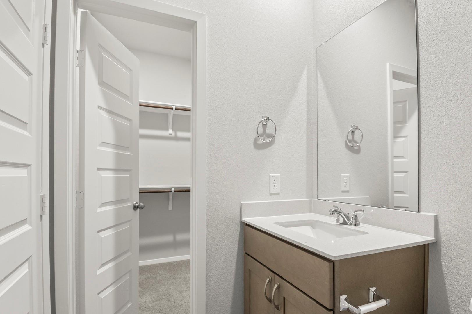 201 Cider Creek Dr, Elgin, TX 78621