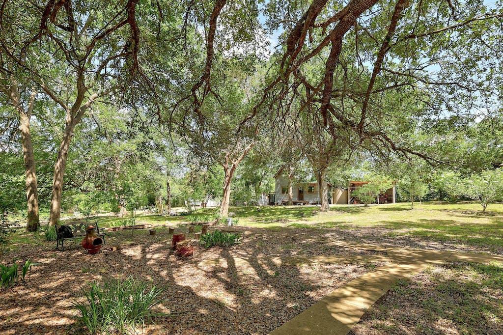 500 Comanche Way, Dale, TX 78616