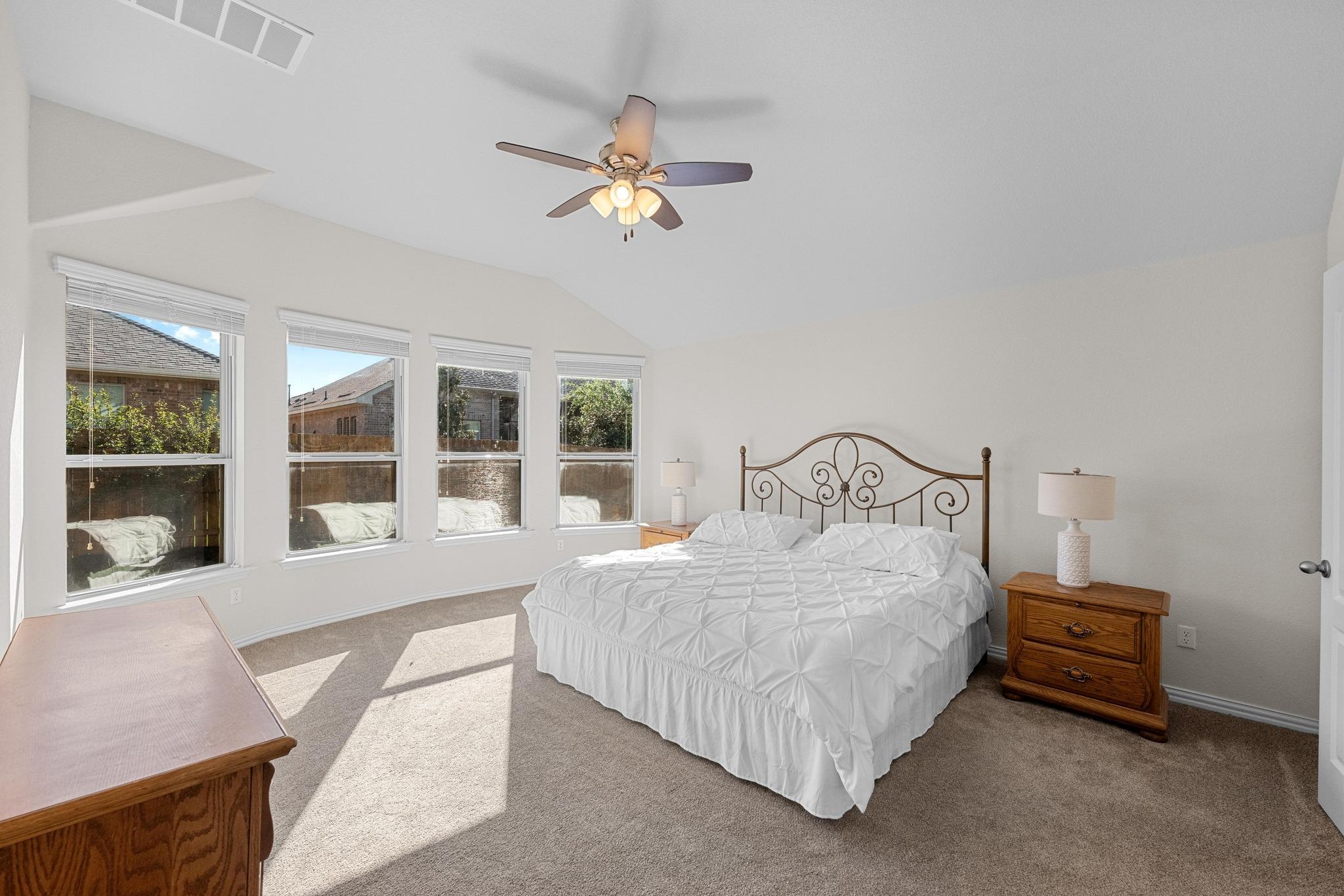 1008 Isaias Dr, Leander, TX 78641