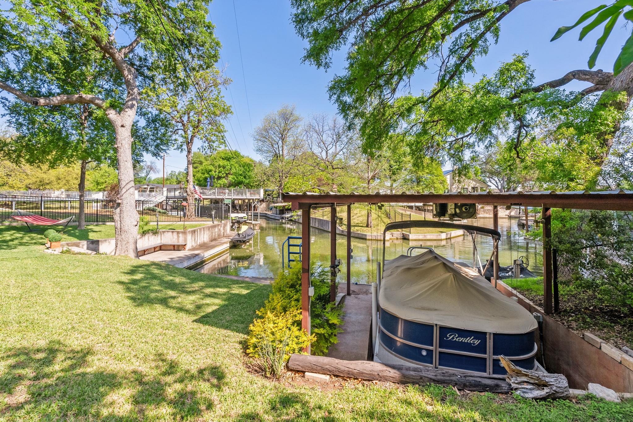 1707 Aztec Trl, Kingsland, TX 78639