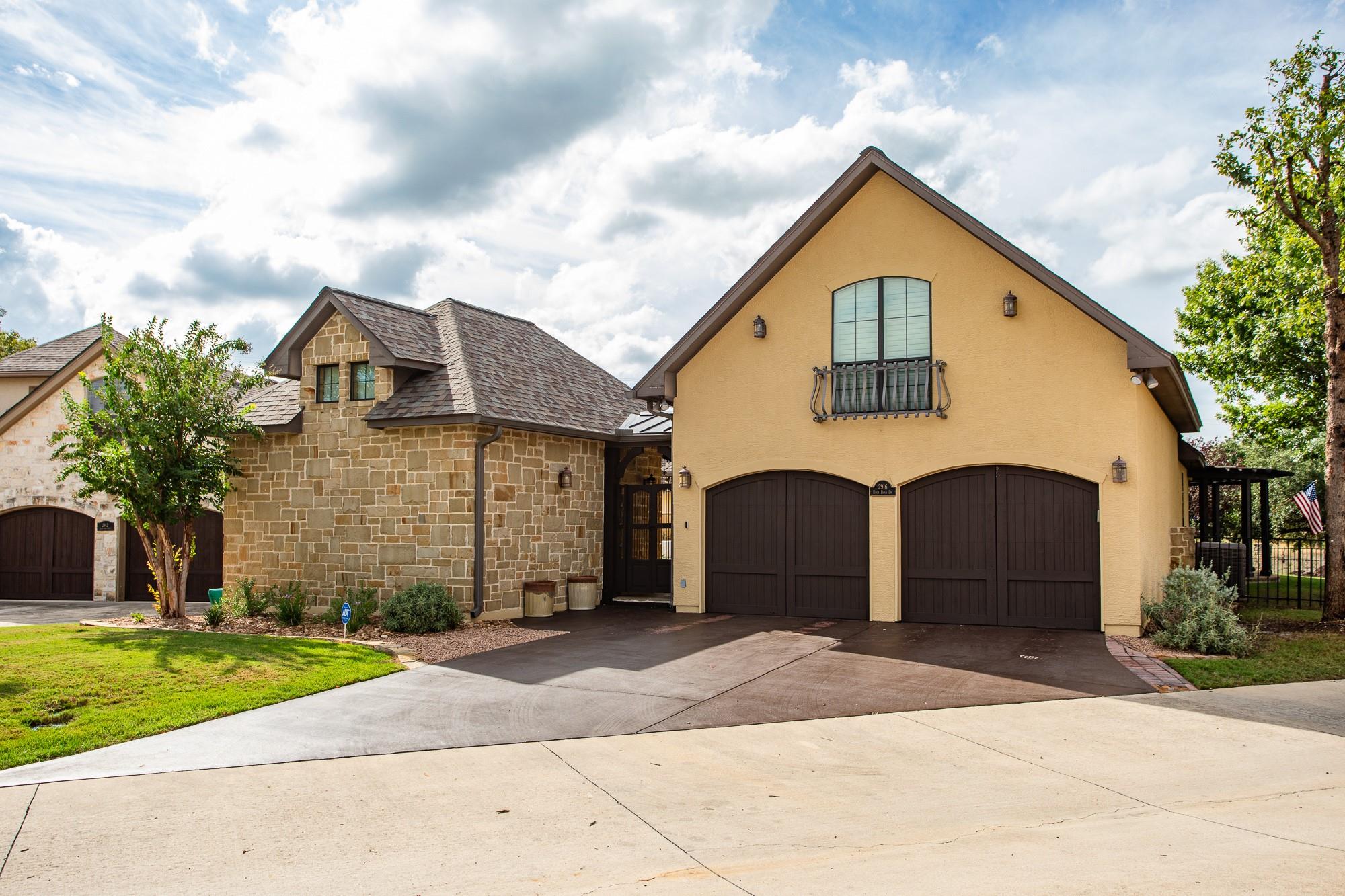 2916 Rock Barn Dr, Kerrville, TX 78028