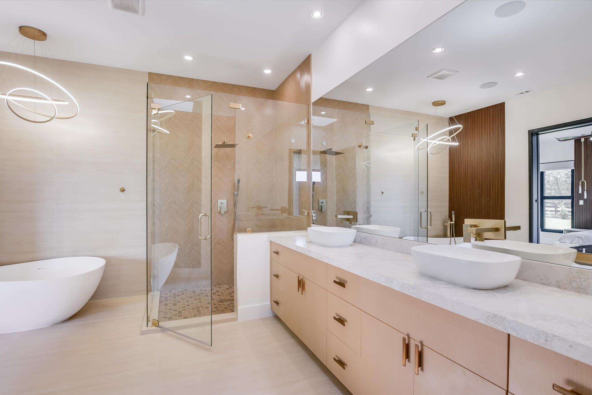 1806 Lauren Dr, Spicewood, TX 78669