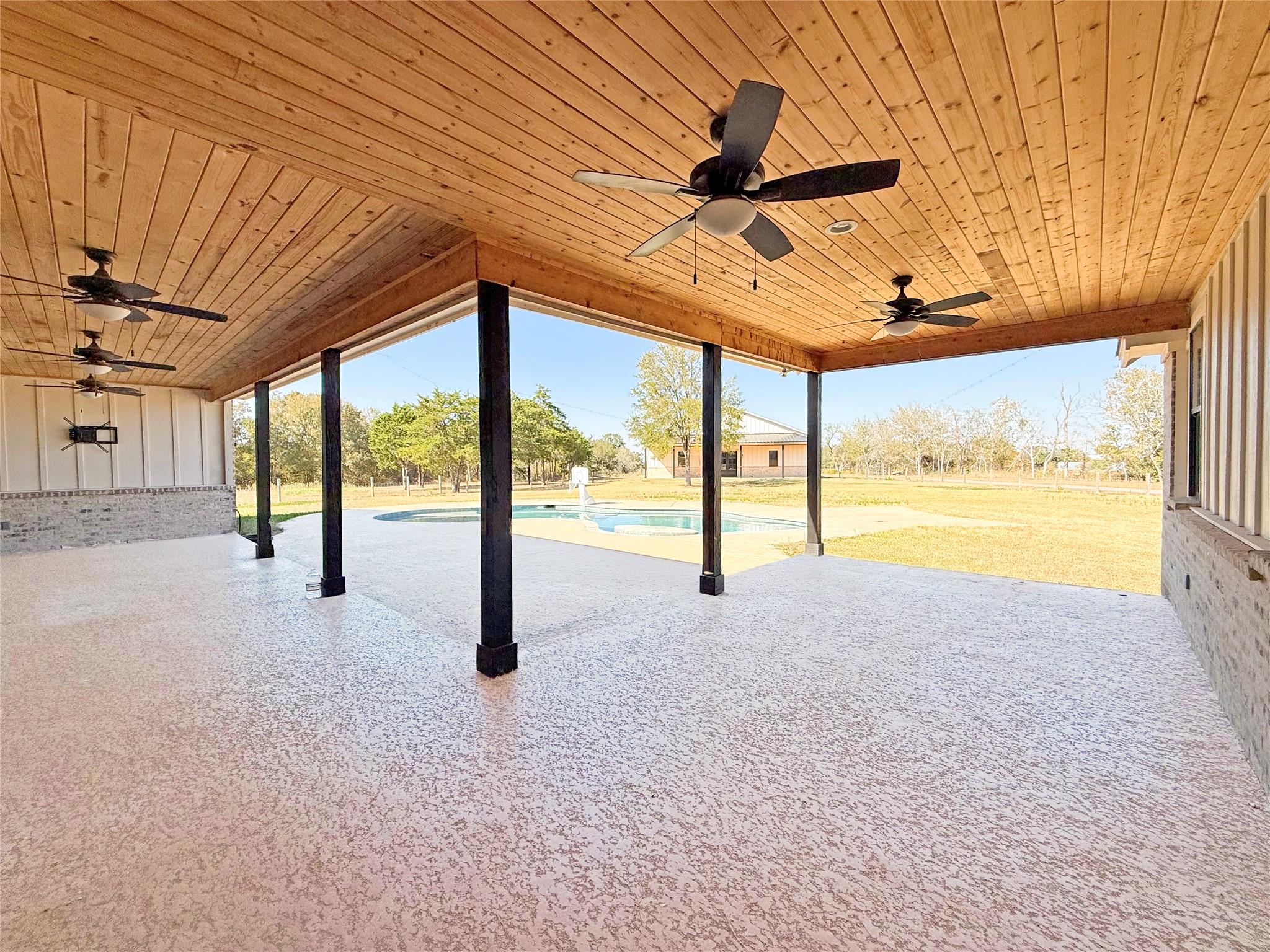 1215 Private Road 7039, Lexington, TX 78947