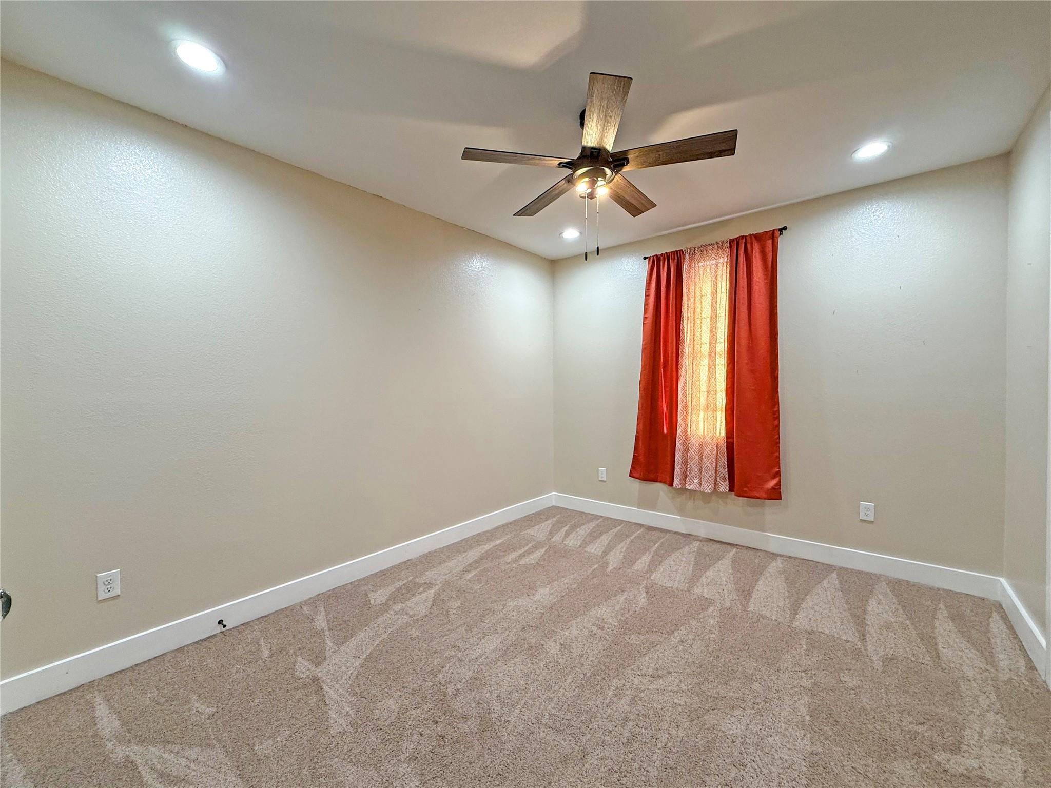 1215 Private Road 7039, Lexington, TX 78947