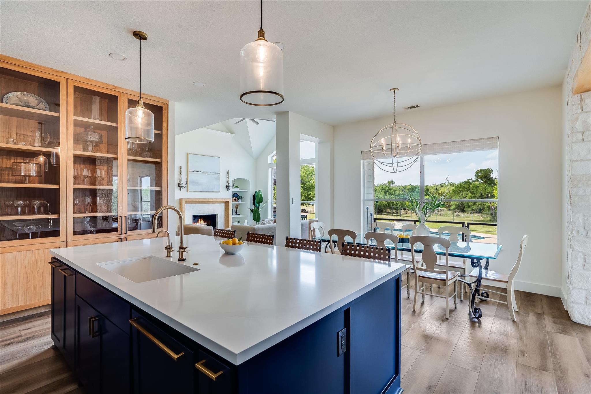 160 Drifting Sands Dr, Dripping Springs, TX 78620