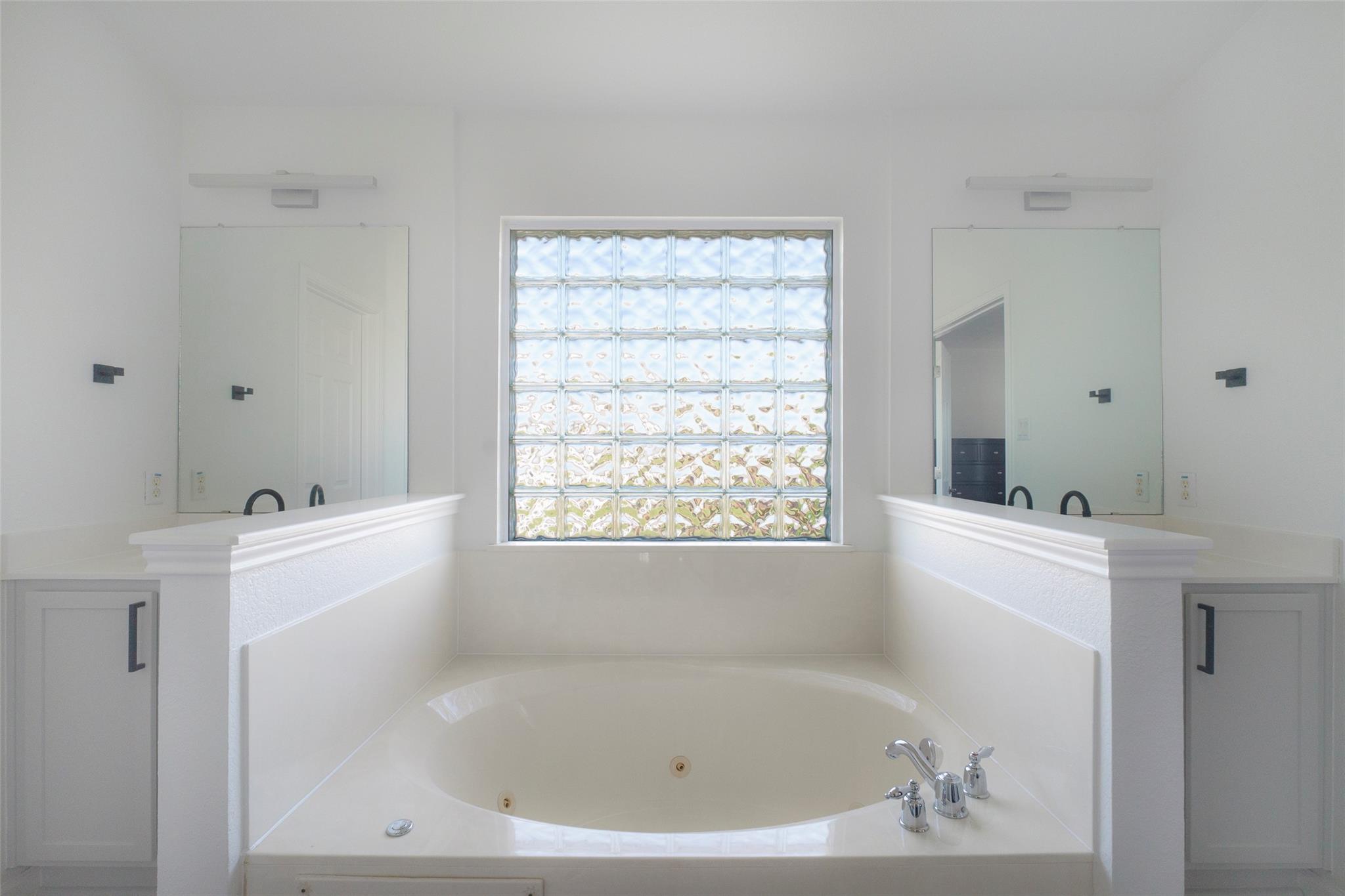 11700 Misty White Dr, Austin, TX 78717