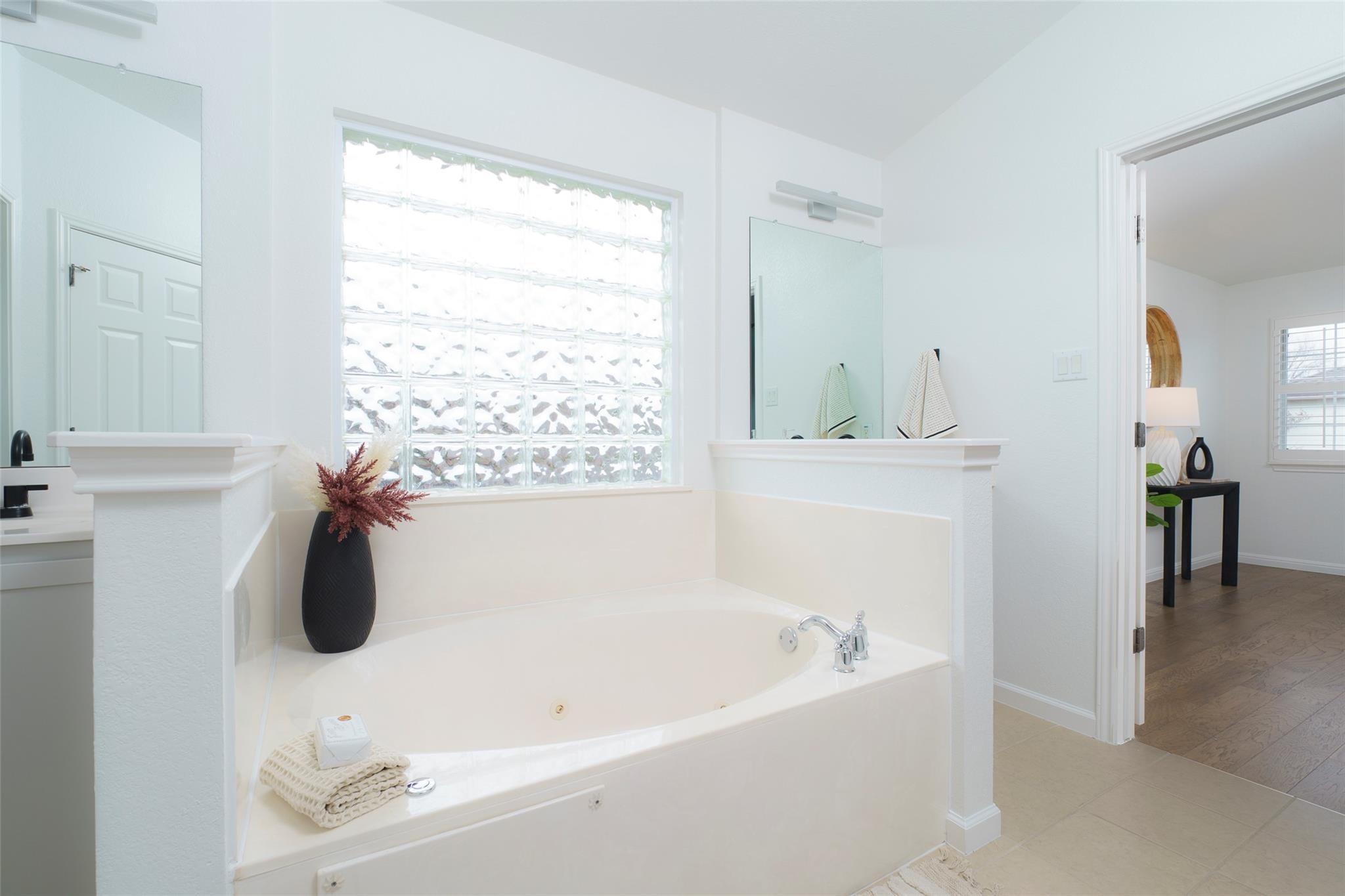 11700 Misty White Dr, Austin, TX 78717