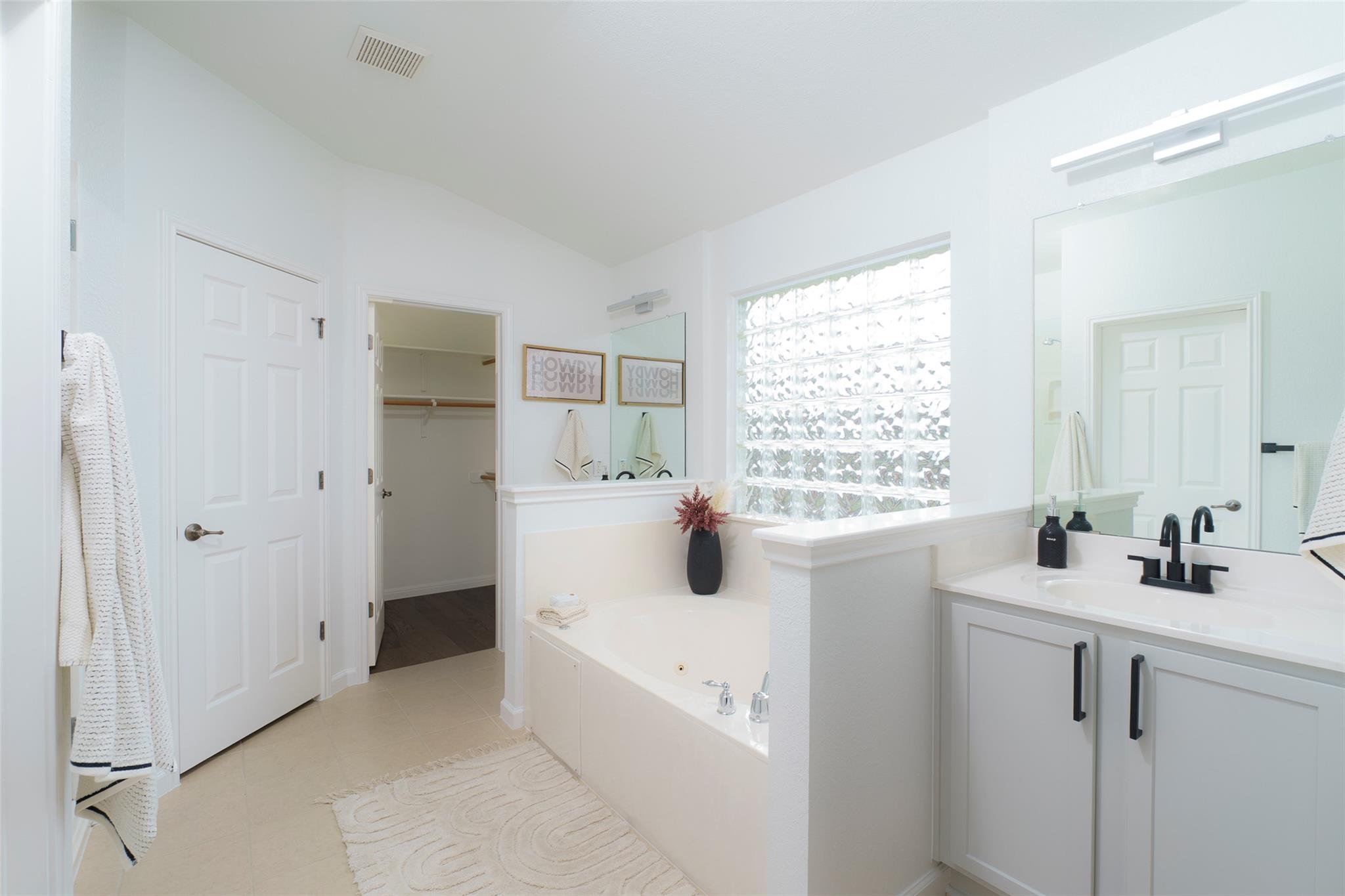 11700 Misty White Dr, Austin, TX 78717