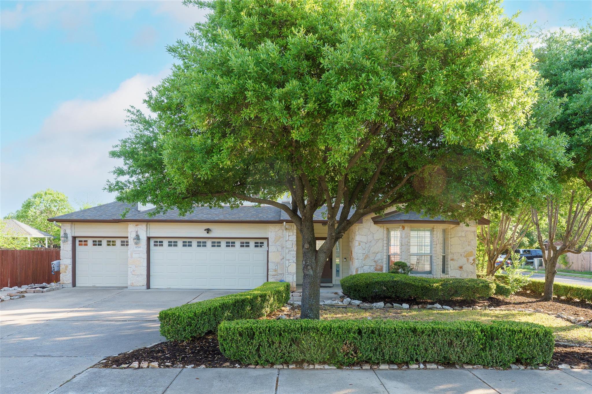 11700 Misty White Dr, Austin, TX 78717