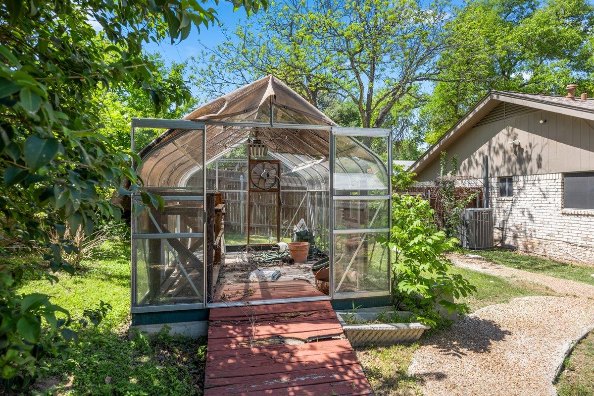 11525 Spring Hill Dr, Austin, TX 78753