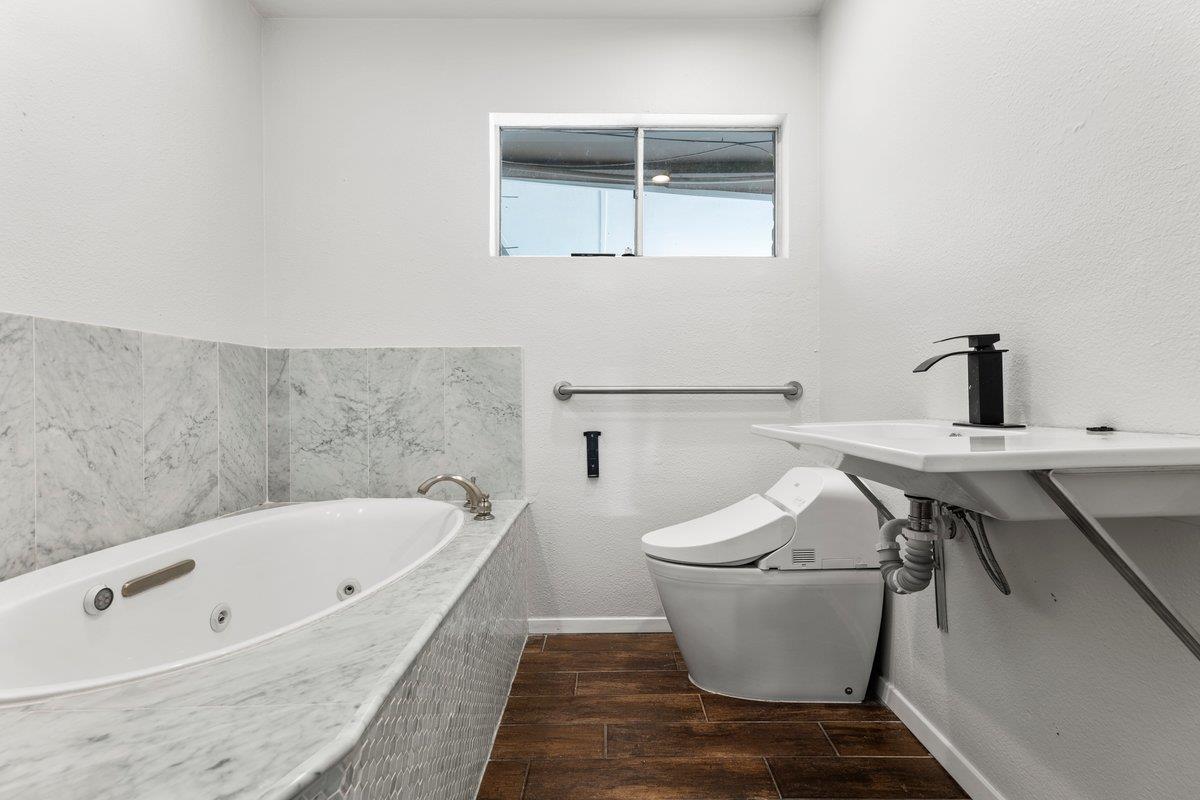 11525 Spring Hill Dr, Austin, TX 78753