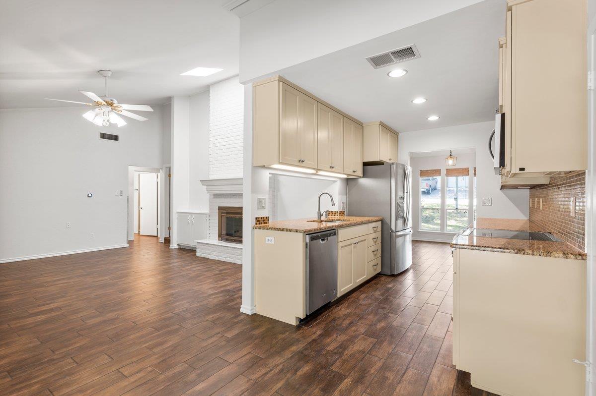 11525 Spring Hill Dr, Austin, TX 78753