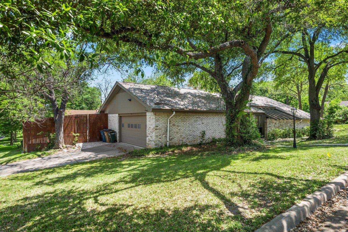 11525 Spring Hill Dr, Austin, TX 78753