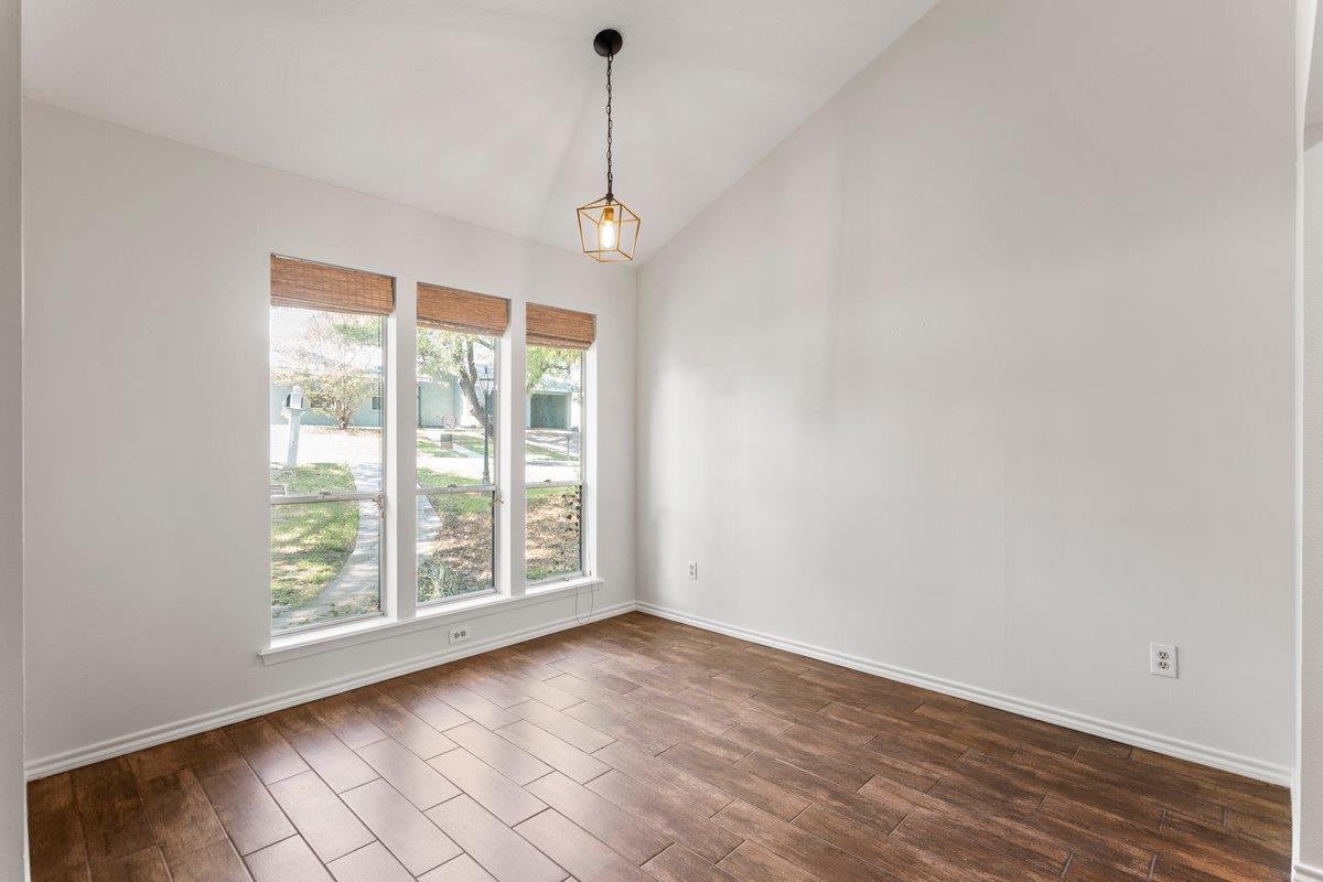 11525 Spring Hill Dr, Austin, TX 78753