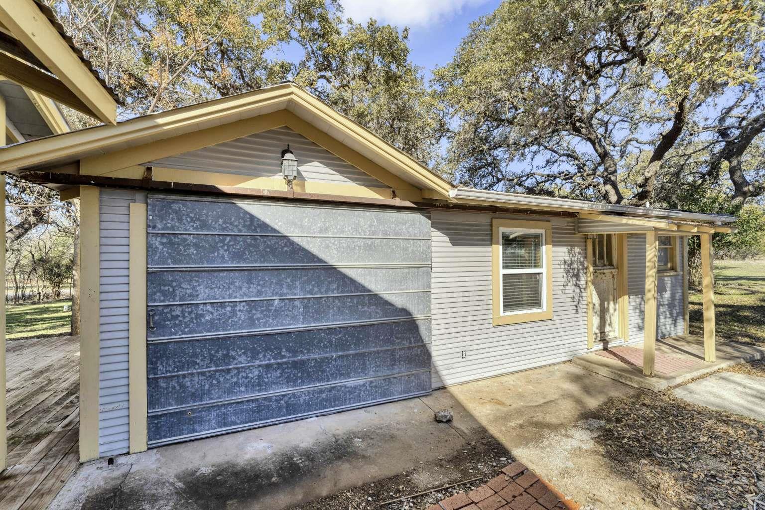 1012 7th St, Blanco, TX 78606