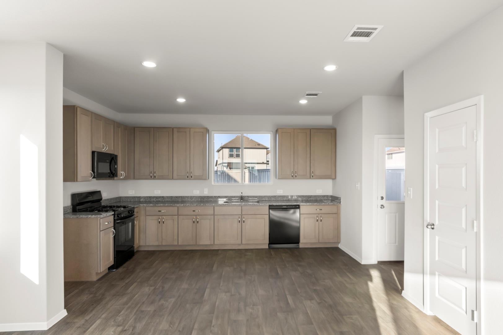 127 Summer Dr, Elgin, TX 78621