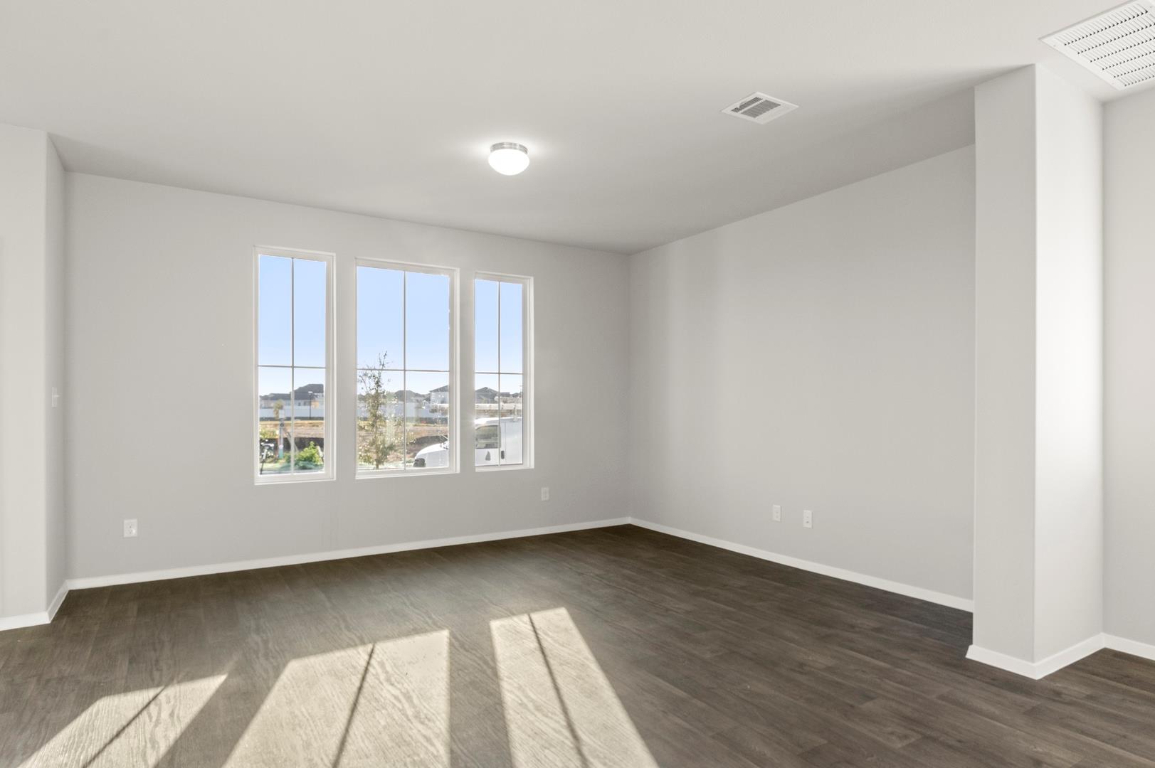 127 Summer Dr, Elgin, TX 78621