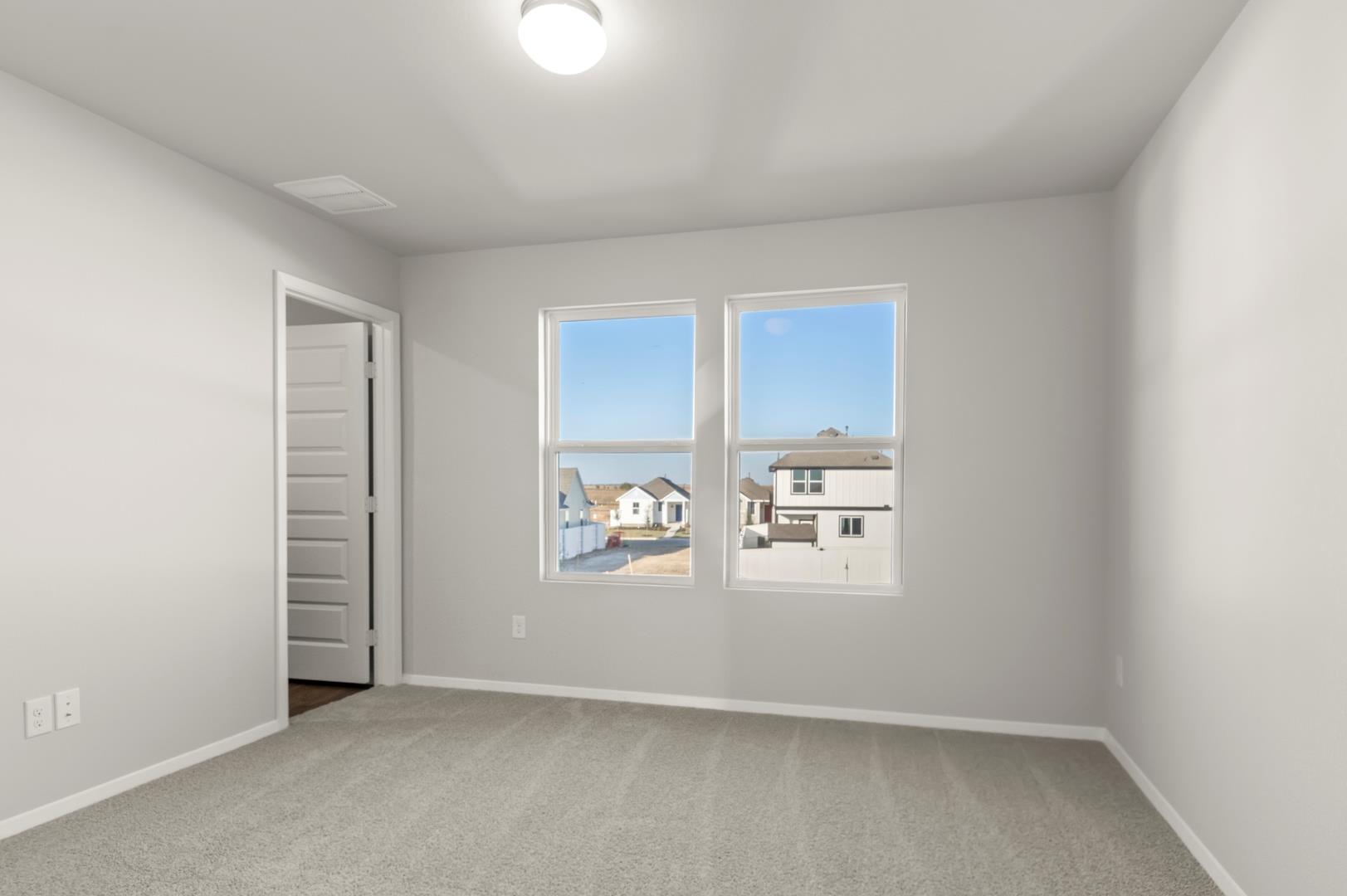 127 Summer Dr, Elgin, TX 78621