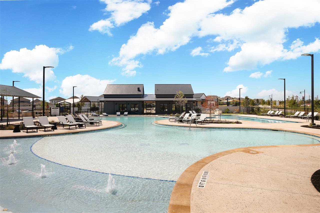 127 Summer Dr, Elgin, TX 78621