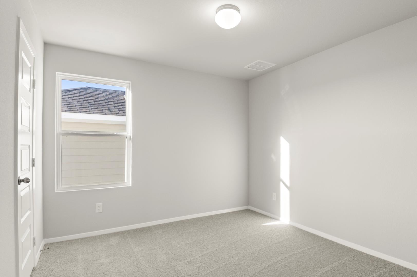 127 Summer Dr, Elgin, TX 78621