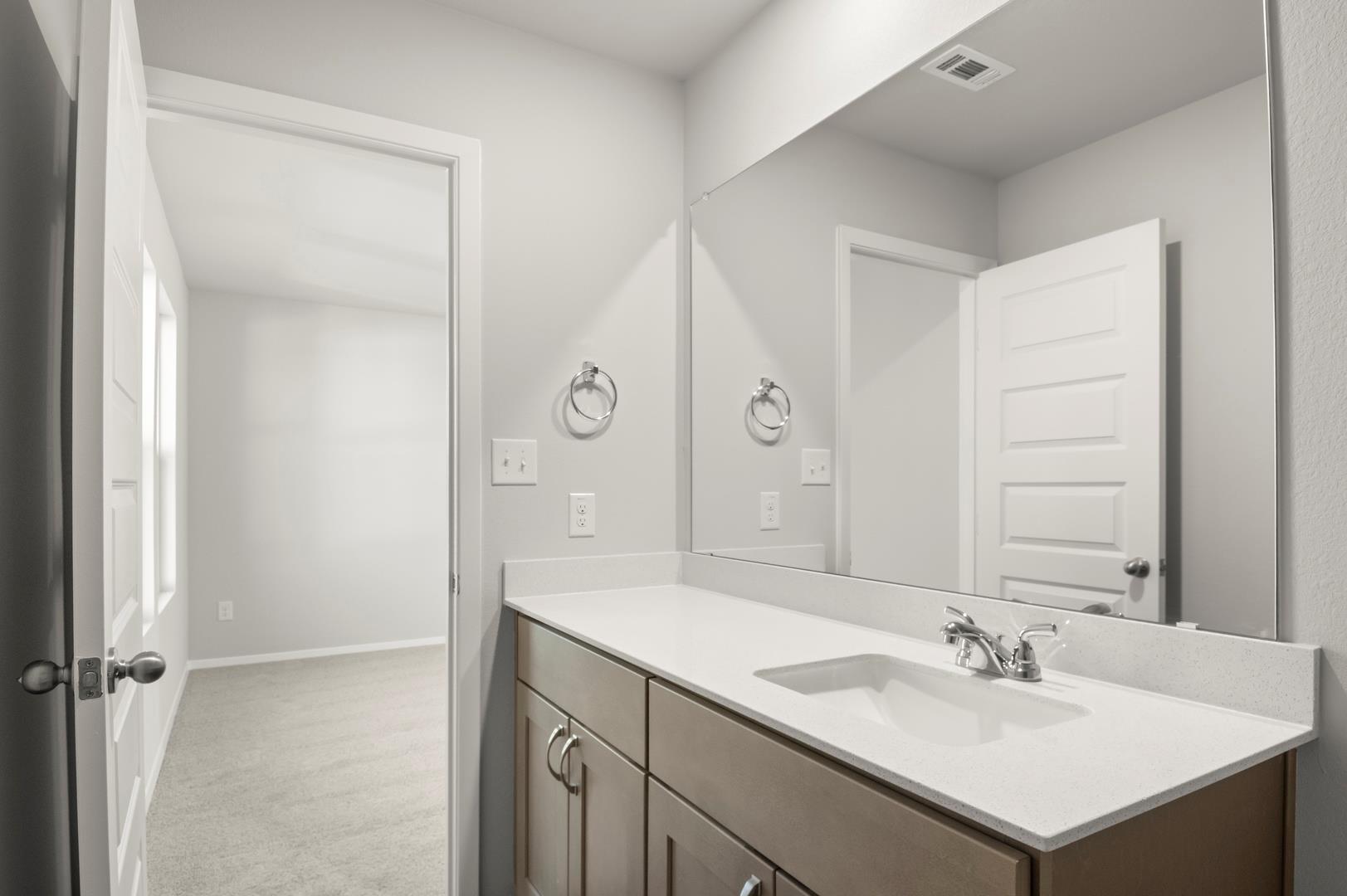 127 Summer Dr, Elgin, TX 78621