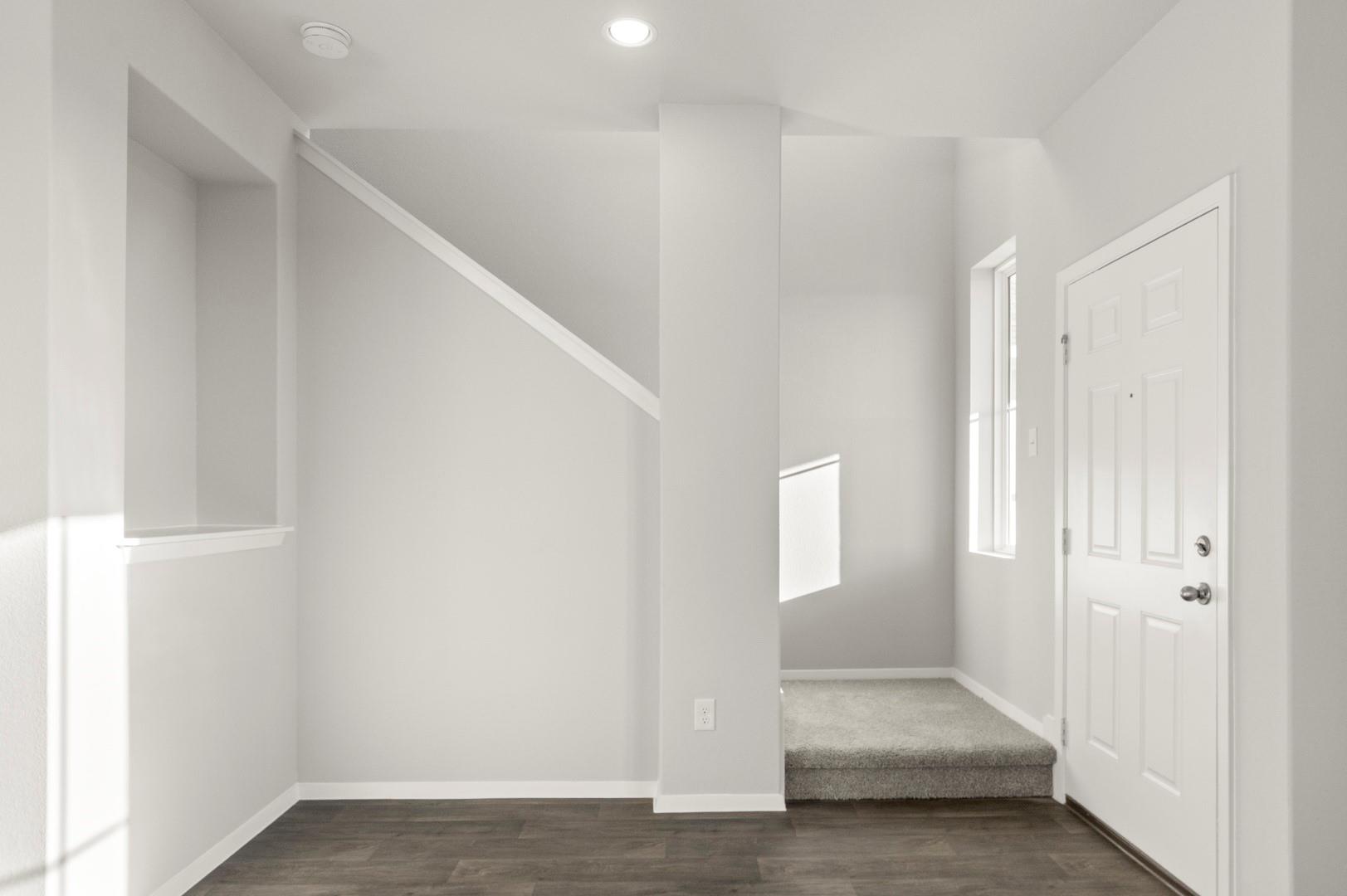 127 Summer Dr, Elgin, TX 78621