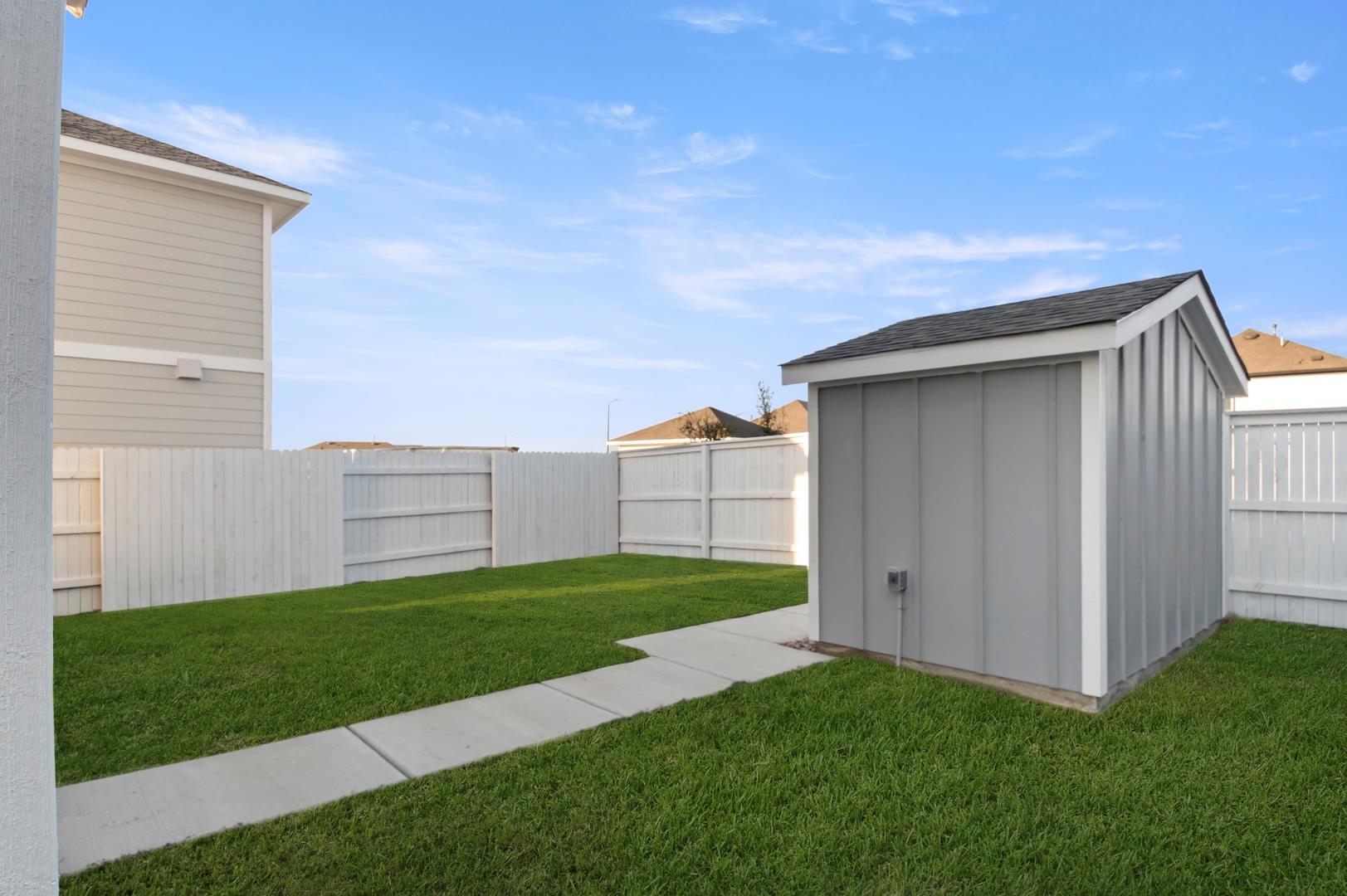 127 Summer Dr, Elgin, TX 78621